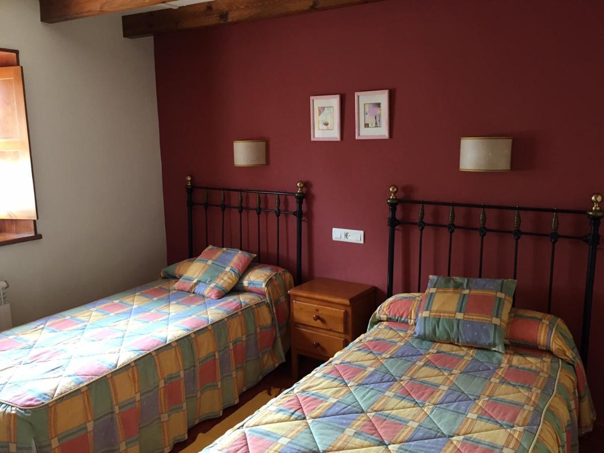 Apartamentos El Cueto De Los Collado Villanueva de Pria エクステリア 写真