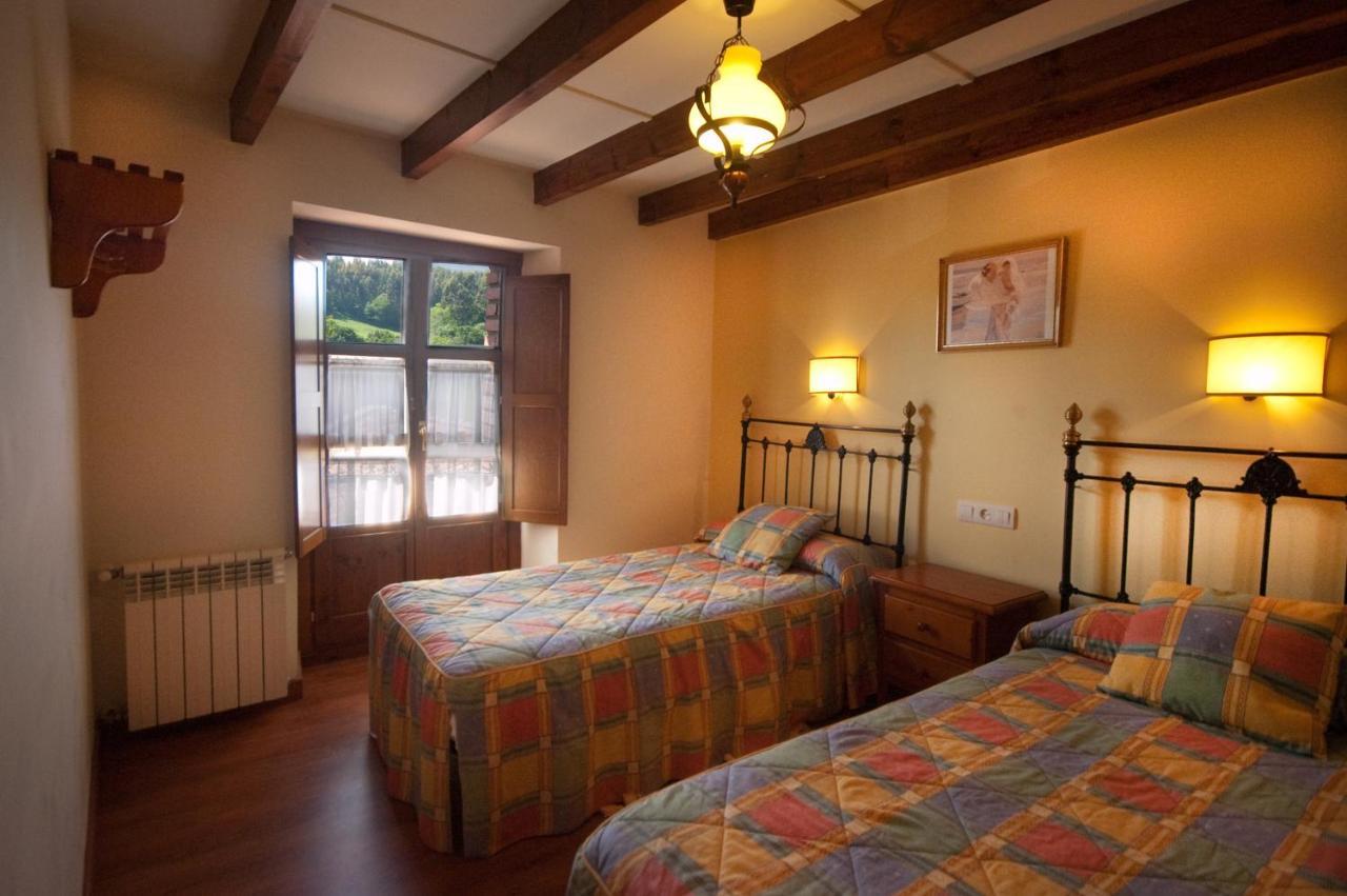 Apartamentos El Cueto De Los Collado Villanueva de Pria エクステリア 写真