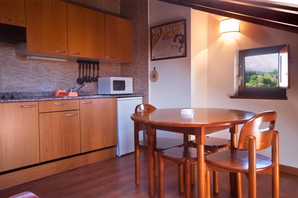 Apartamentos El Cueto De Los Collado Villanueva de Pria エクステリア 写真