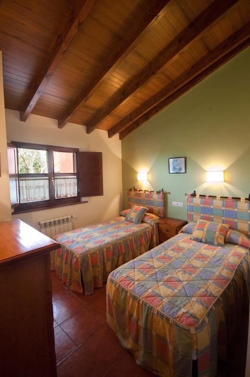 Apartamentos El Cueto De Los Collado Villanueva de Pria エクステリア 写真