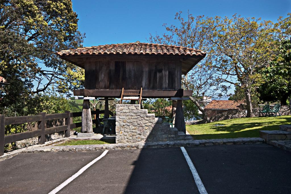 Apartamentos El Cueto De Los Collado Villanueva de Pria エクステリア 写真