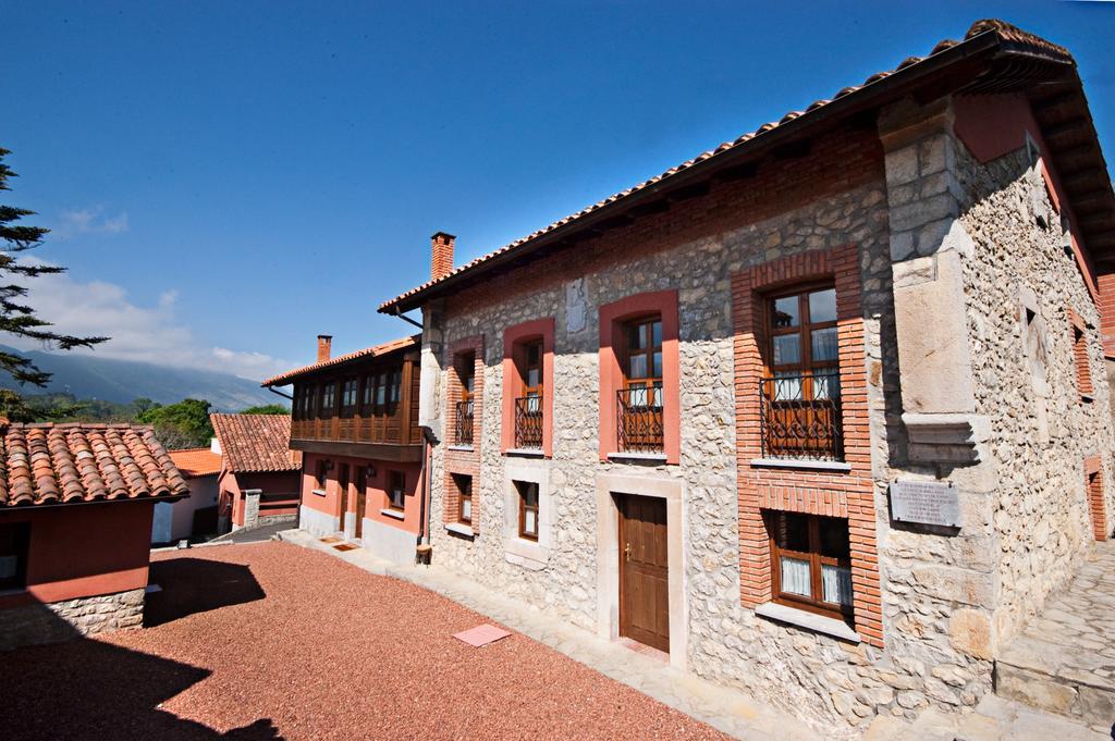 Apartamentos El Cueto De Los Collado Villanueva de Pria エクステリア 写真